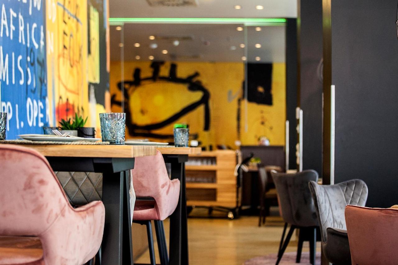 Hotel Mercure Wien Westbahnhof Bagian luar foto