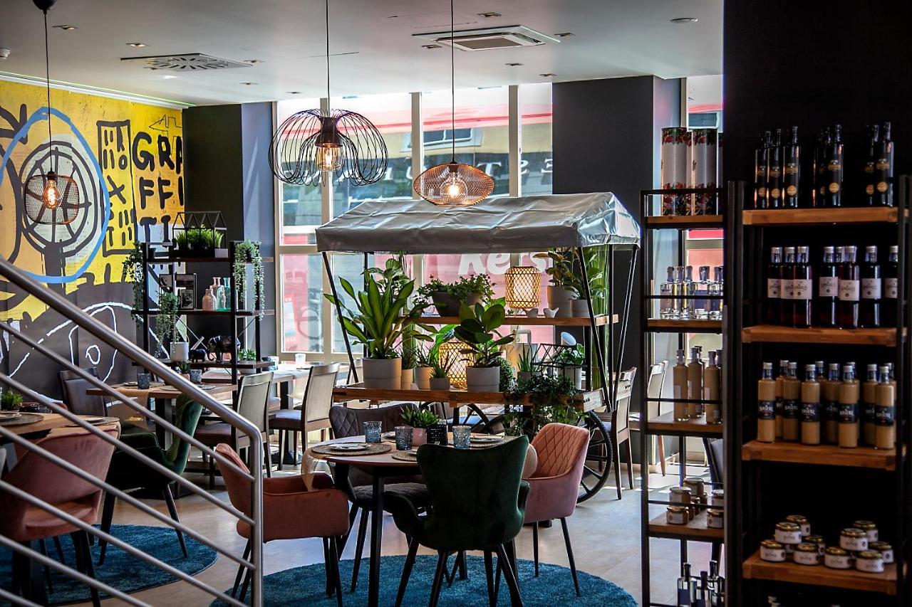 Hotel Mercure Wien Westbahnhof Bagian luar foto