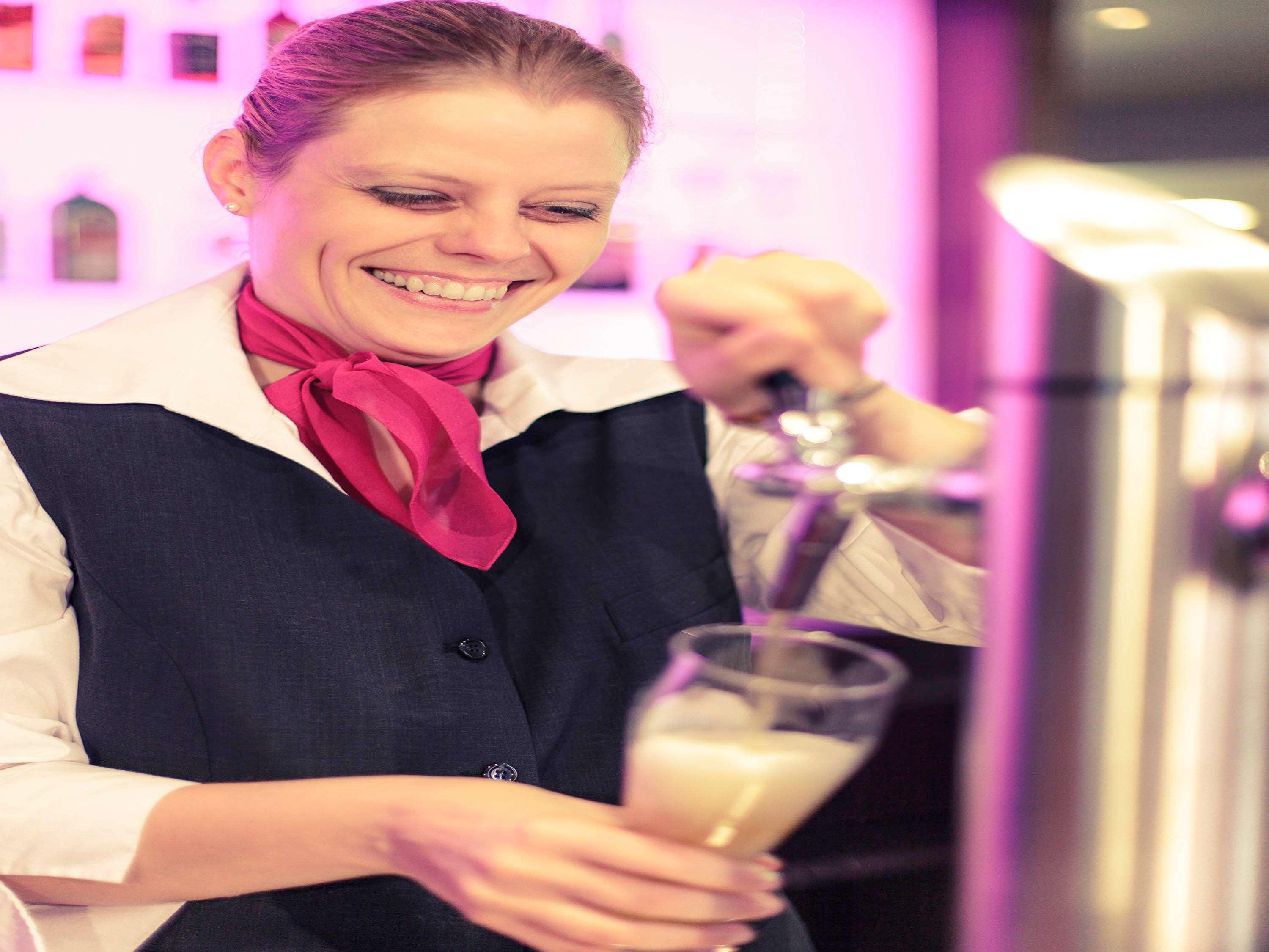 Hotel Mercure Wien Westbahnhof Bagian luar foto