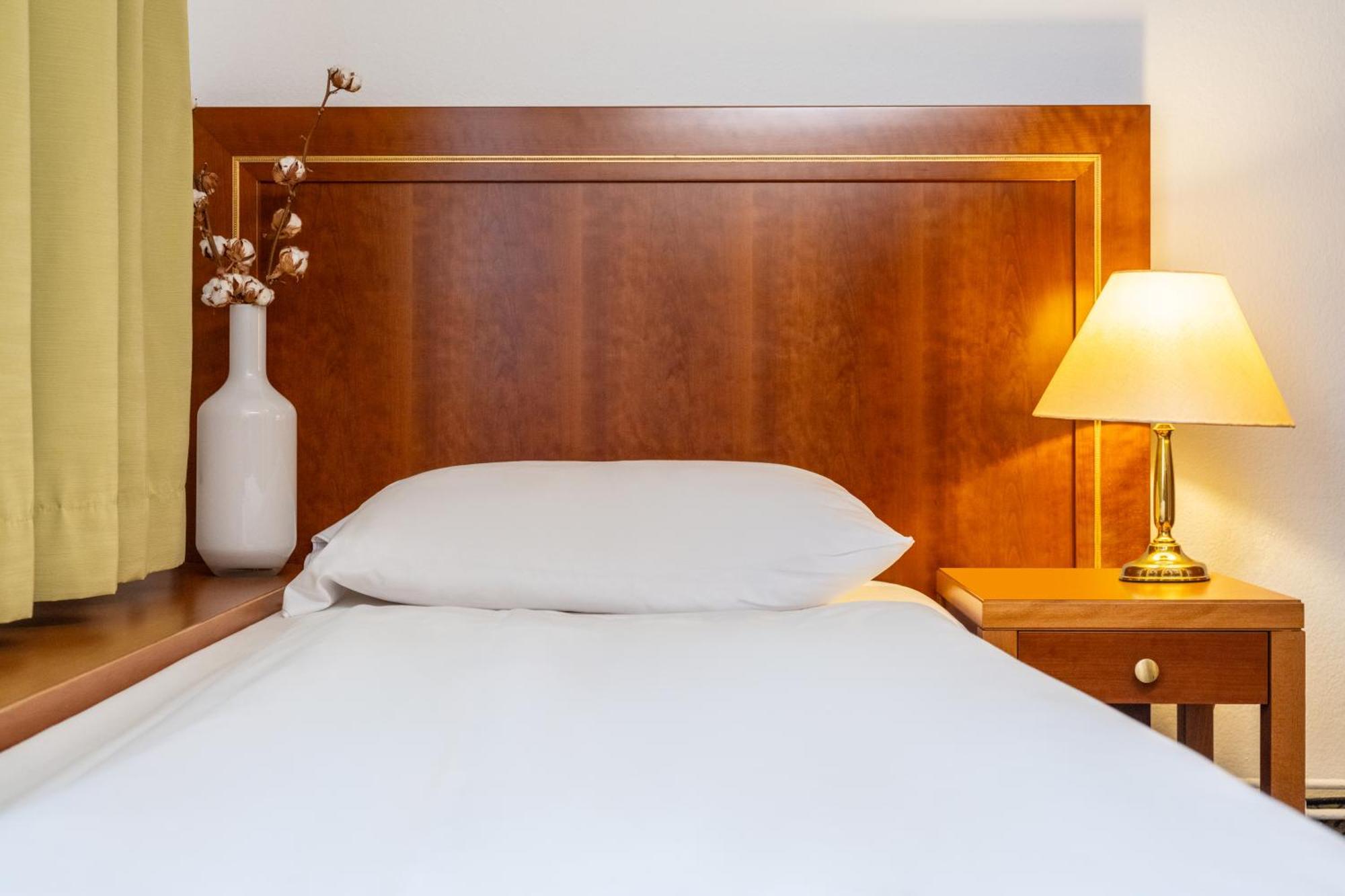 Hotel Mercure Wien Westbahnhof Bagian luar foto