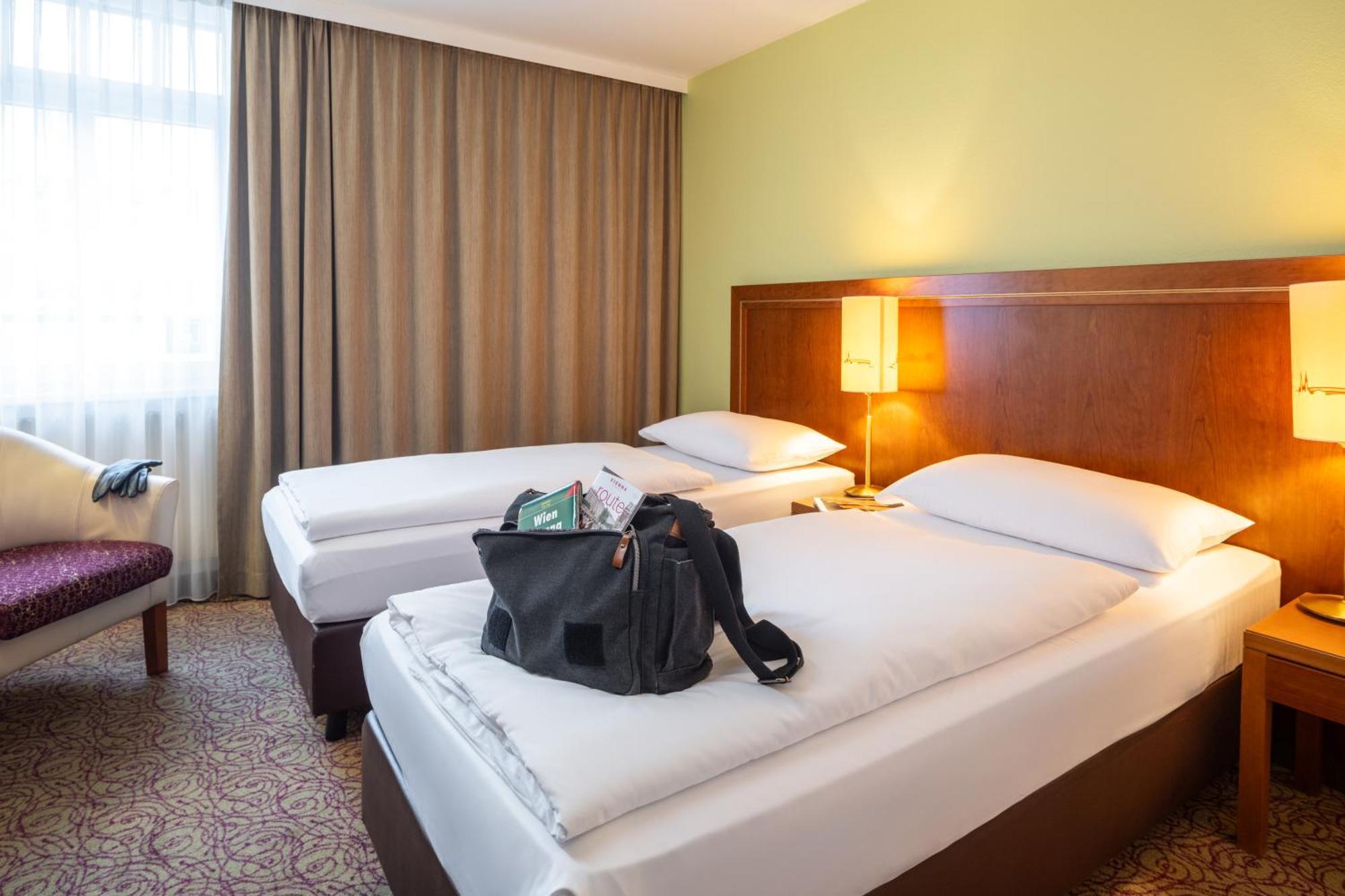 Hotel Mercure Wien Westbahnhof Bagian luar foto