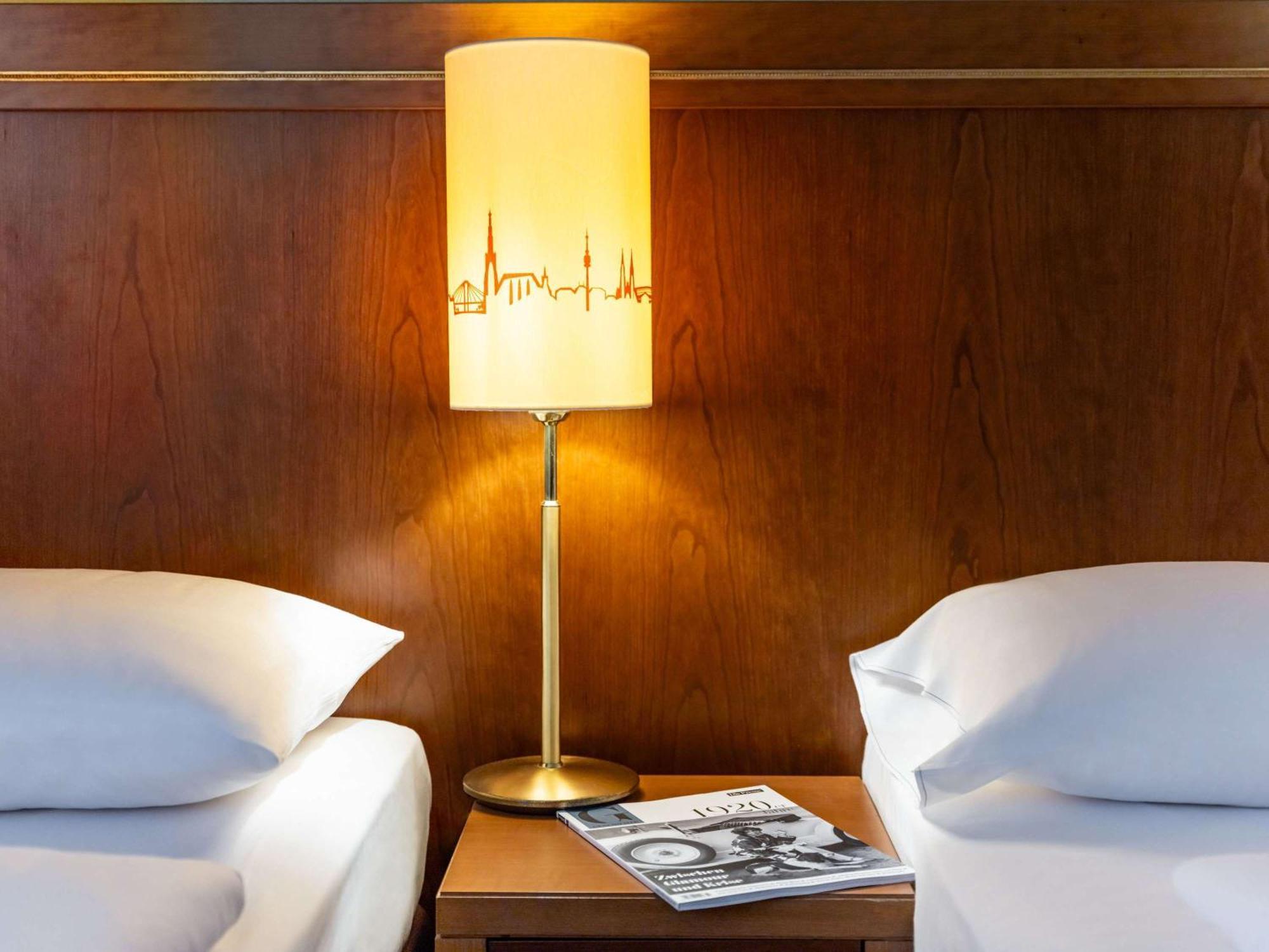 Hotel Mercure Wien Westbahnhof Bagian luar foto