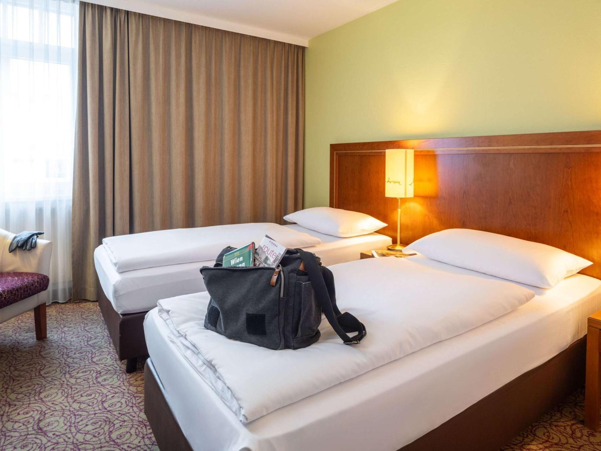Hotel Mercure Wien Westbahnhof Bagian luar foto
